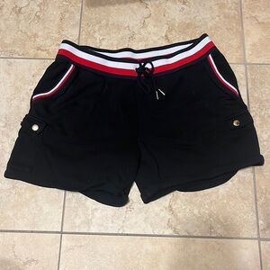 Tommy Hilfiger Women shorts (L)